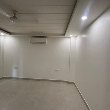 Room in 3 BHK Builder Floor at Vasant Kunj Enclave – for Rent