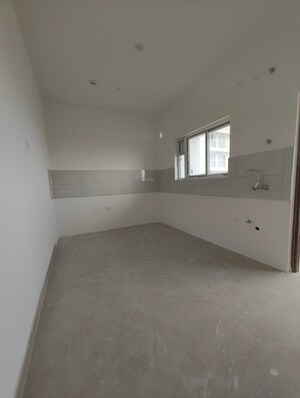 Room in 3 BHK Apartment at Prestige Beverly Hills, Kokapet – for Sale