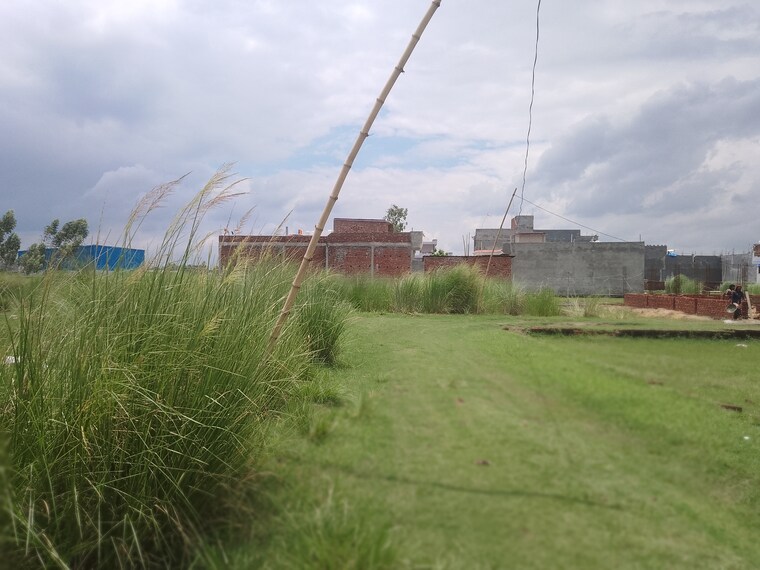 Garden, khorabar  1500 Sq.Yd. Plot In Khorabar Gorakhpur 8939239