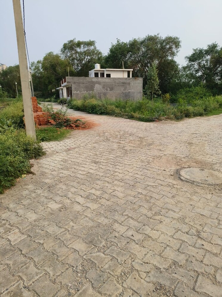 undefined, chi v greater noida  500 Sq.Yd. Plot In Chi V Greater Noida Greater Noida 8939260