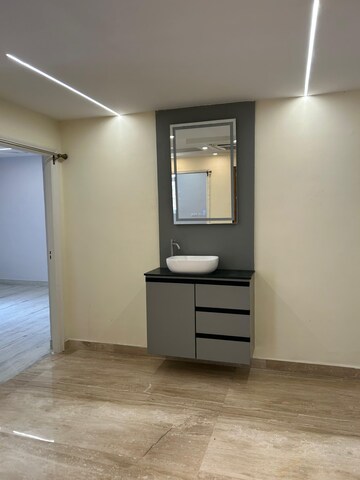 Room in 3 BHK Apartment at Aditya Empress Towers, Shaikpet – for Rent