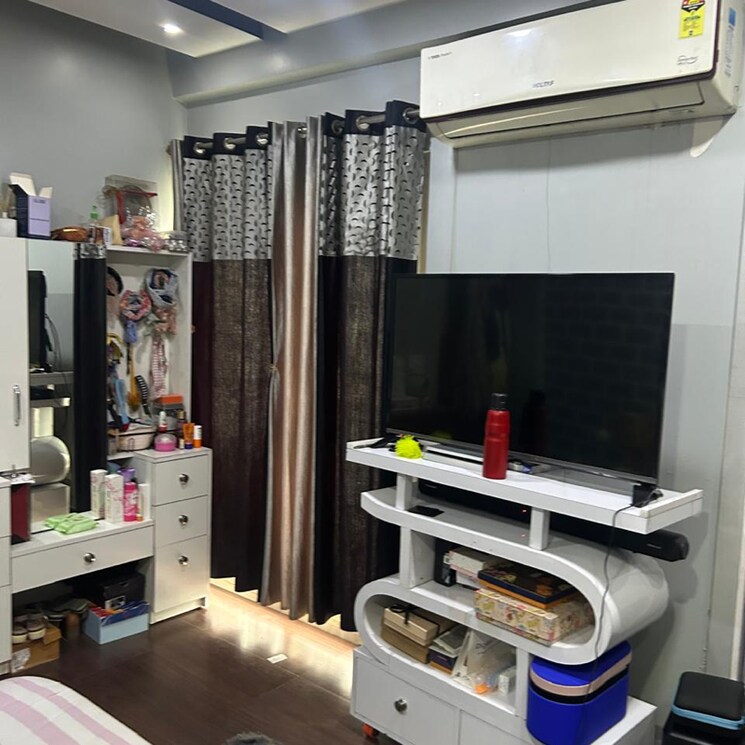 Gym, gardenia-golf-city 3 Bedroom 1285 Sq.Ft. Apartment In Noida Central Noida 8939311