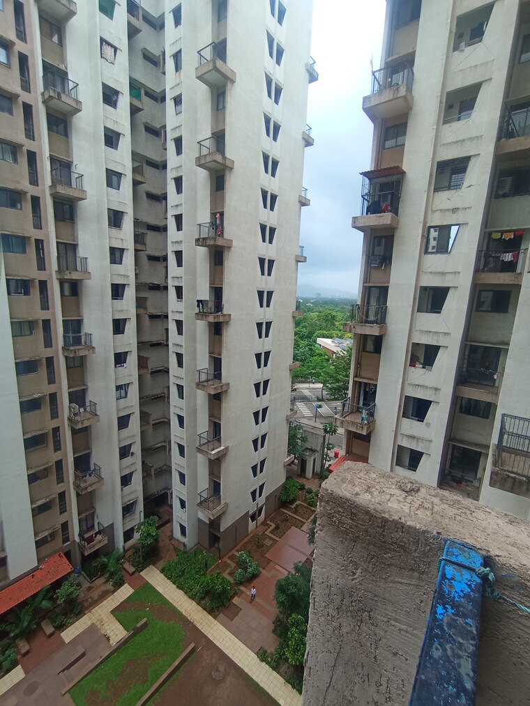 Exterior View, lodha-palava-city-lakeshore-greens 1.5 Bedroom 634 Sq.Ft. Apartment In Dombivli East Thane 8939338