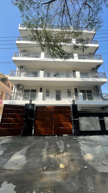 1 RK Builder Floor – Exterior View View at Sector 17a - for Rent