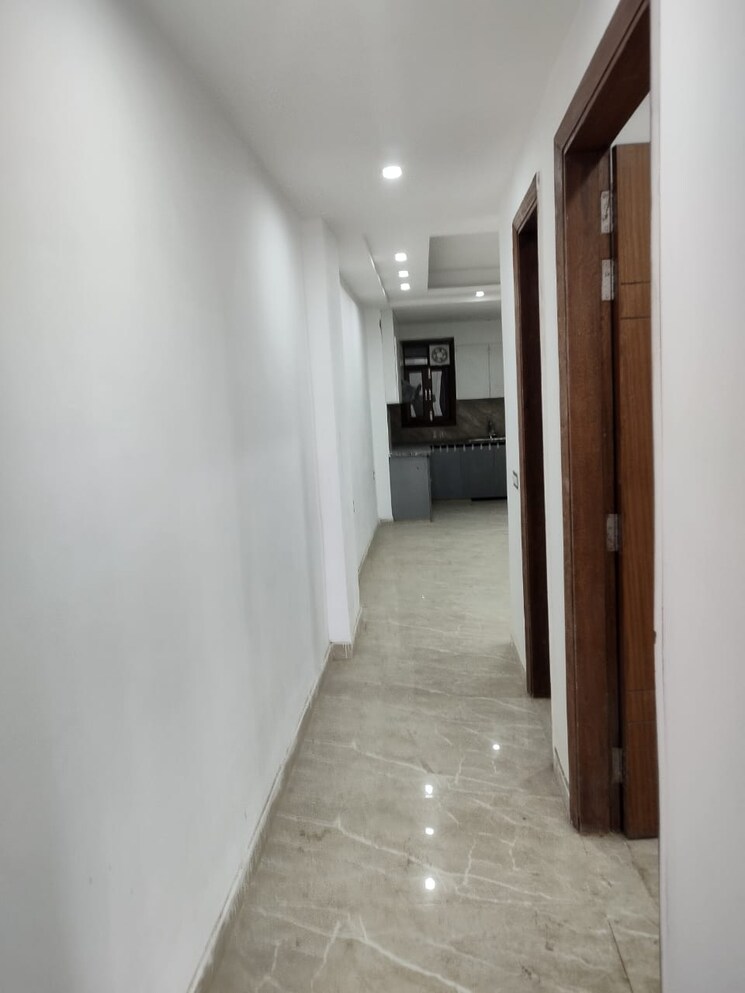 undefined, freedom fighters enclave 3 Bedroom 1350 Sq.Ft. Builder Floor In Freedom Fighters Enclave Delhi 8939355