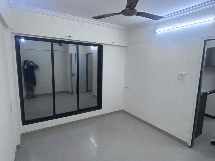 Room, vasai west 1 Bedroom 400 Sq.Ft. Apartment In Vasai West Palghar 8939415