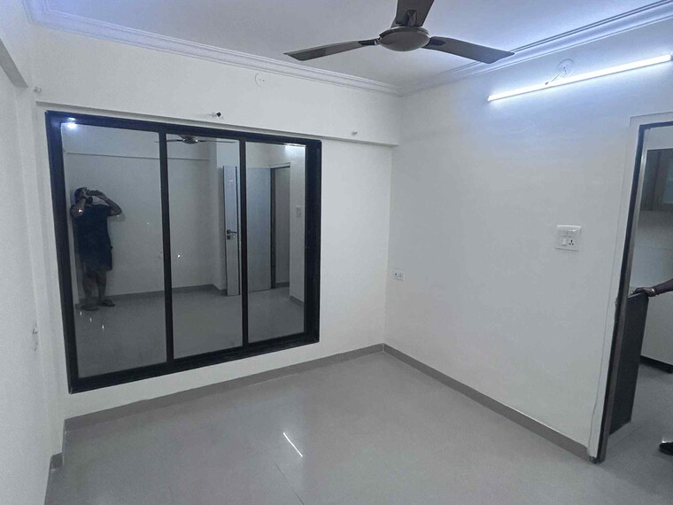 Room, vasai west 1 Bedroom 400 Sq.Ft. Apartment In Vasai West Palghar 8939415
