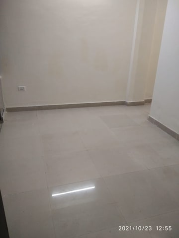 Room in 1 BHK Builder Floor at Vasundhara Sector 1 – for Rent