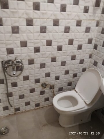 Bathroom in 1 BHK Builder Floor at Vasundhara Sector 1 – for Rent