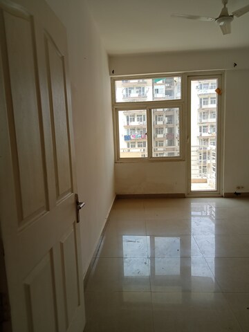 Room in 3 BHK Apartment at Sector 89 – for Rent