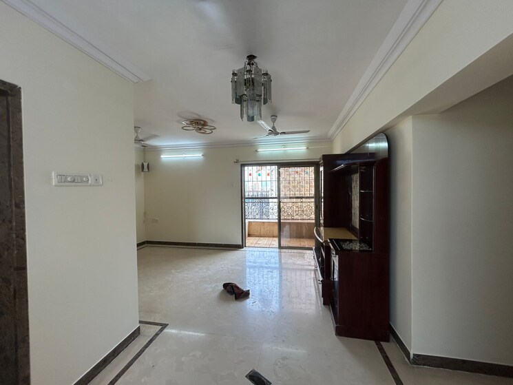 Room, regency-towers 3 Bedroom 1300 Sq.Ft. Apartment In Kavesar Thane 8939431