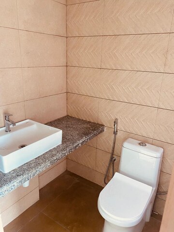Bathroom in 3 BHK Apartment at Kalpataru Parkcity, Kolshet Road – for Sale