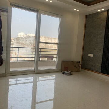 Room in 4 BHK Builder Floor at Ansal API Versalia, Sector 67a – for Sale