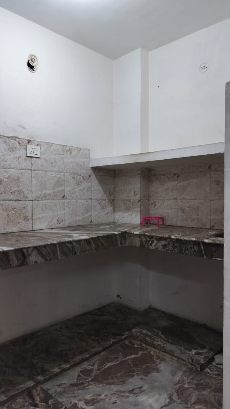 Bathroom, freedom fighters enclave 1 Bedroom 500 Sq.Ft. Builder Floor In Freedom Fighters Enclave Delhi 8939464
