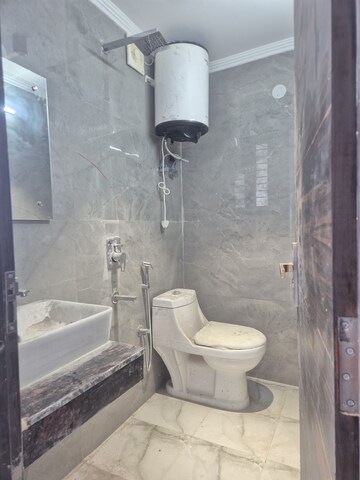 Bathroom in 1 BHK Builder Floor at Palm Residency Chhatarpur, Chattarpur – for Rent