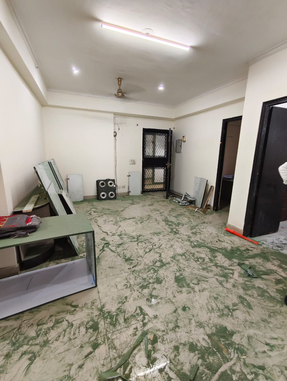 2 BHK Apartment For Rent in Panchsheel Wellington