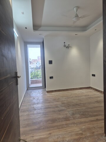 Room in 1 BHK Builder Floor at Palm Residency Chhatarpur, Chattarpur – for Rent
