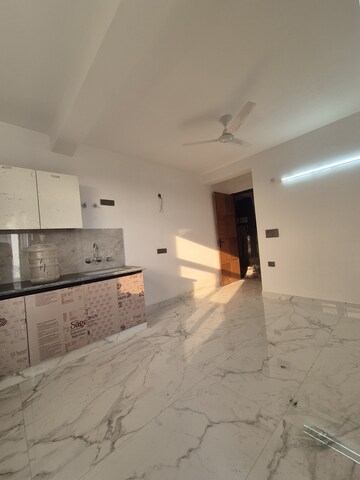 Building Lobby in 1 BHK Builder Floor at Palm Residency Chhatarpur, Chattarpur – for Rent