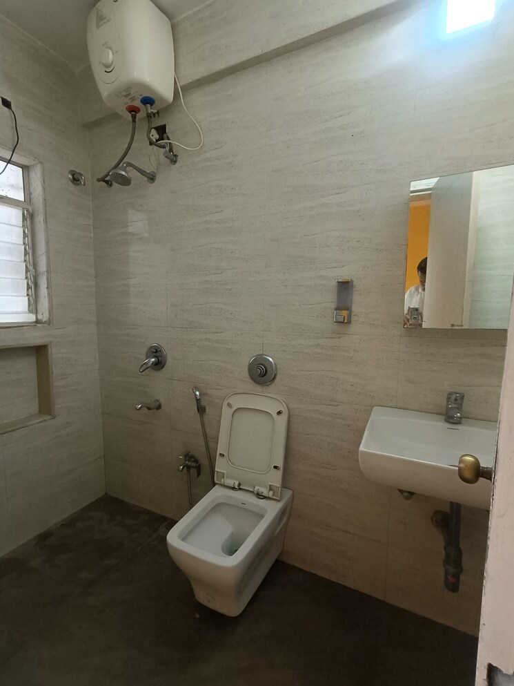 Bathroom, lunkad-colonnade-i 3.5 Bedroom 2000 Sq.Ft. Apartment In Viman Nagar Pune 8939531