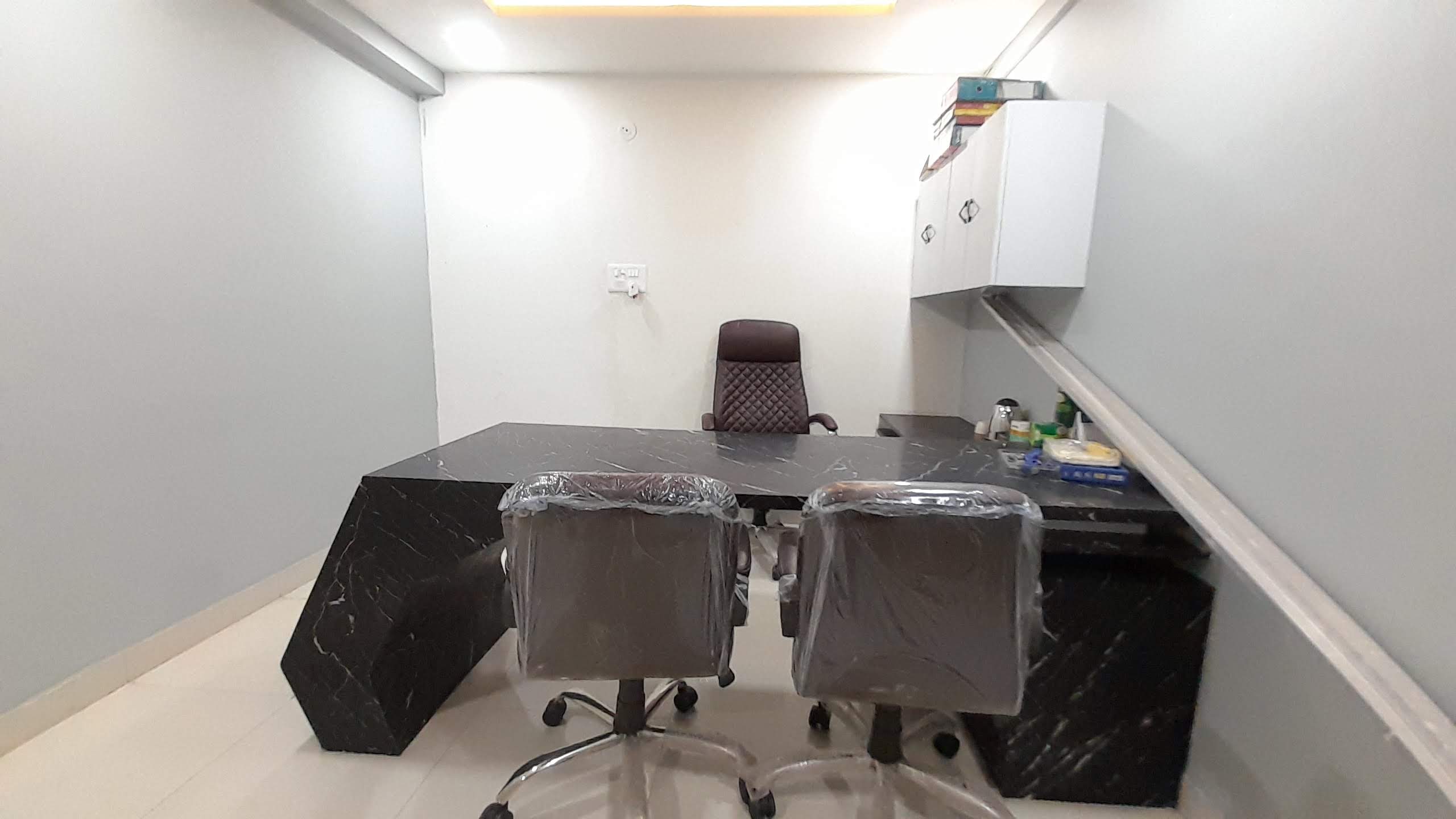 Office Space For Rent in Golden Tread Center 