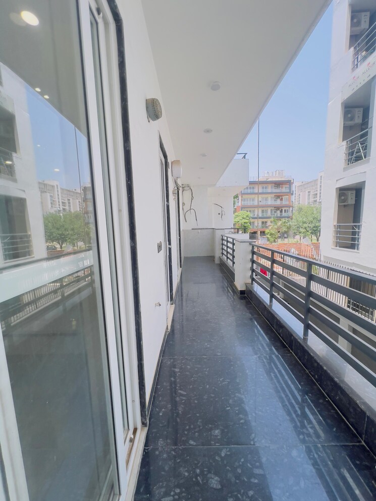 Balcony, ss-southend-floors 4 Bedroom 360 Sq.Ft. Builder Floor In South City 2 Gurgaon 8939559