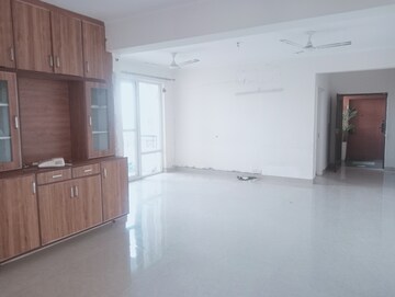 Room in 3 BHK Apartment at Tulip Violet, Sector 69 – for Rent