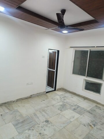 Room in 2 BHK Apartment at Riddhi Garden, Malad East – for Rent