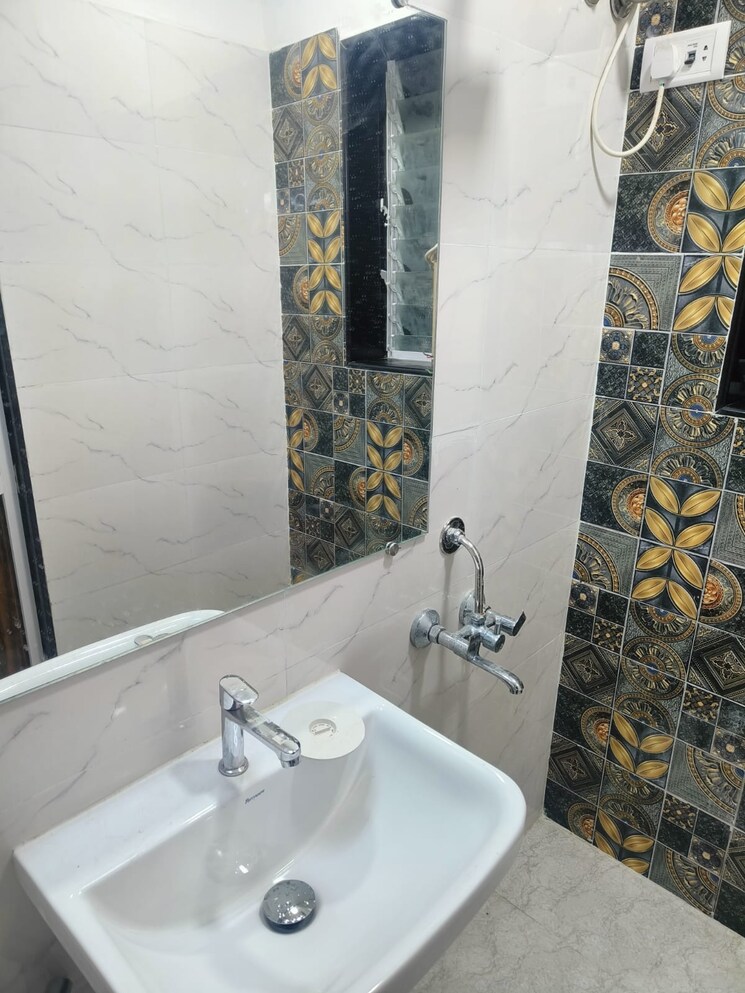 Bathroom, riddhi-garden 2 Bedroom 1000 Sq.Ft. Apartment In Malad East Mumbai 8939580