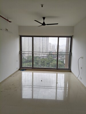 Room in 2 BHK Apartment at Kalpataru The Sunrise, Kolshet Road – for Sale