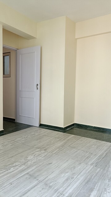 Room in 1 BHK Apartment at Hiranandani Estate Flora, Ghodbunder Road – for Rent