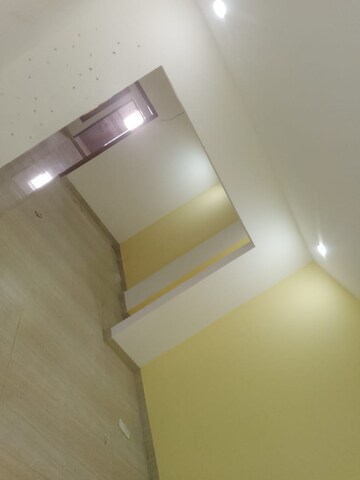 Room in 2 BHK Apartment at Chinhat – for Rent