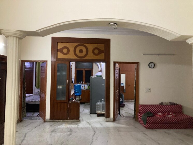 undefined, sector 56 6+ Bedroom 250 Sq.Mt. Independent House In Sector 56 Noida 8939644