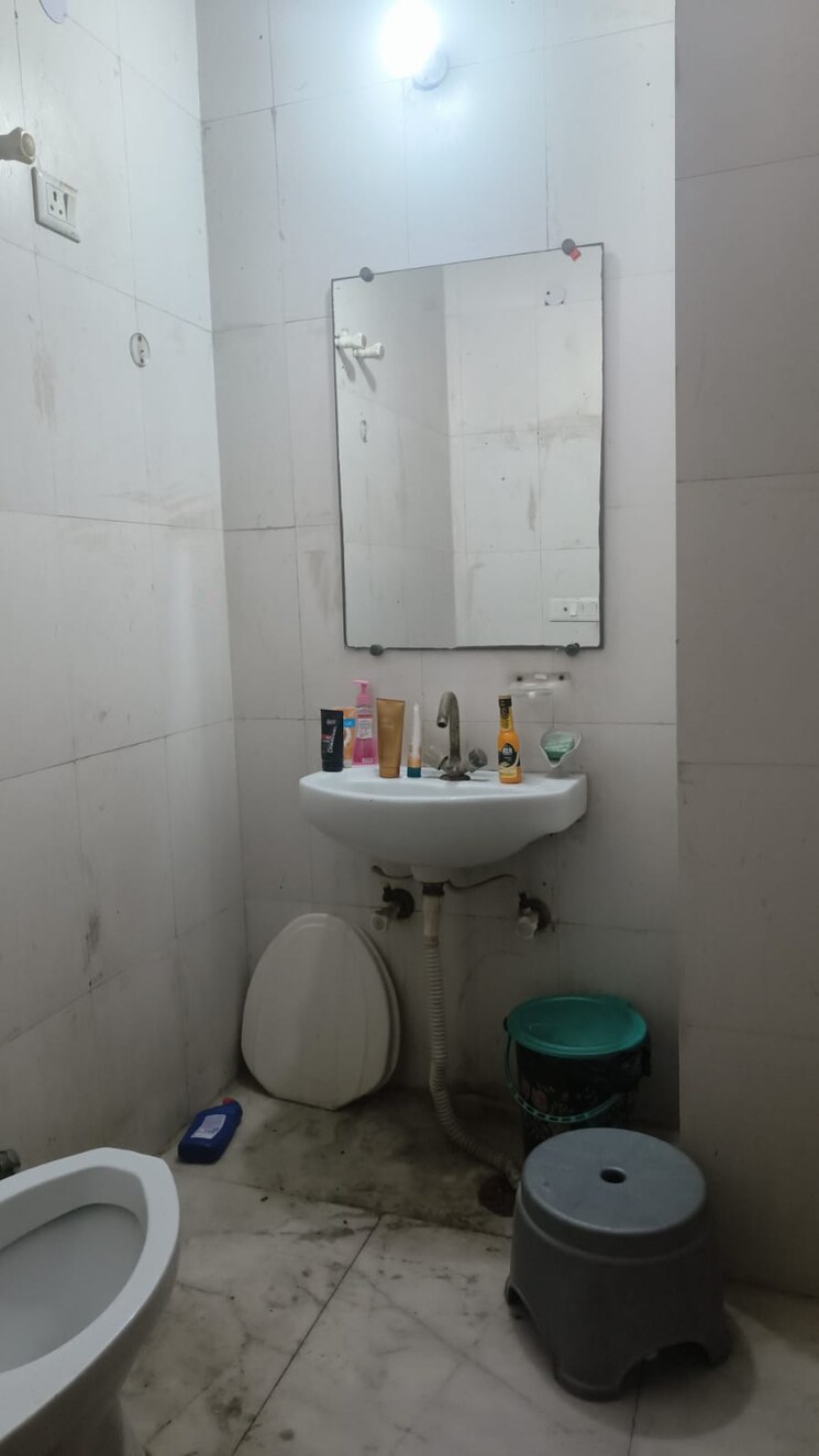 Bathroom, sector 56 6+ Bedroom 250 Sq.Mt. Independent House In Sector 56 Noida 8939644