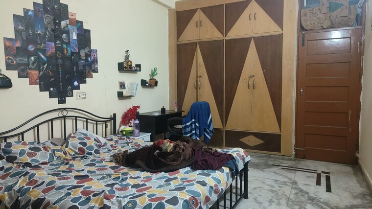 Bedroom, sector 56 6+ Bedroom 250 Sq.Mt. Independent House In Sector 56 Noida 8939644