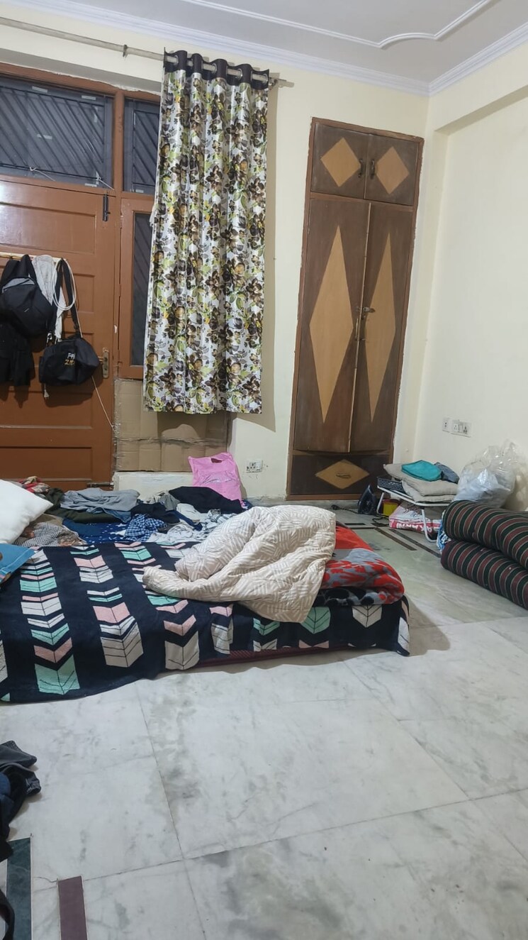 Bedroom, sector 56 6+ Bedroom 250 Sq.Mt. Independent House In Sector 56 Noida 8939644