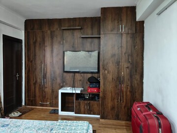 Furnished Amenities in 4 BHK Apartment at Tulip Violet, Sector 69 – for Rent