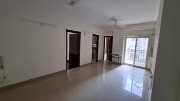 Room in 3 BHK Apartment at Antriksh Golf View, Sector 78 – for Rent