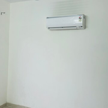 Room in 3 BHK Builder Floor at Sector 26 – for Rent