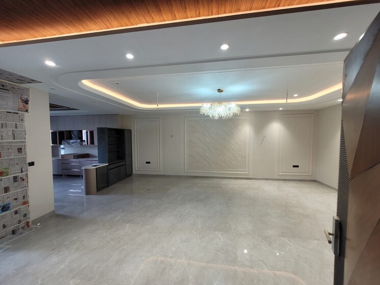 Room, parklands 4 Bedroom 500 Sq.Yd. Builder Floor In Sector 85 Faridabad 8939756