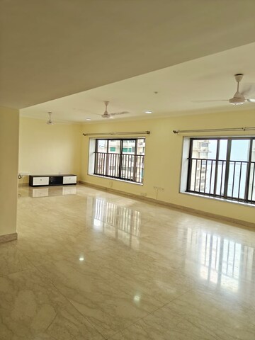 Room in 4 BHK Apartment at Sanghi Residency, Prabhadevi – for Rent