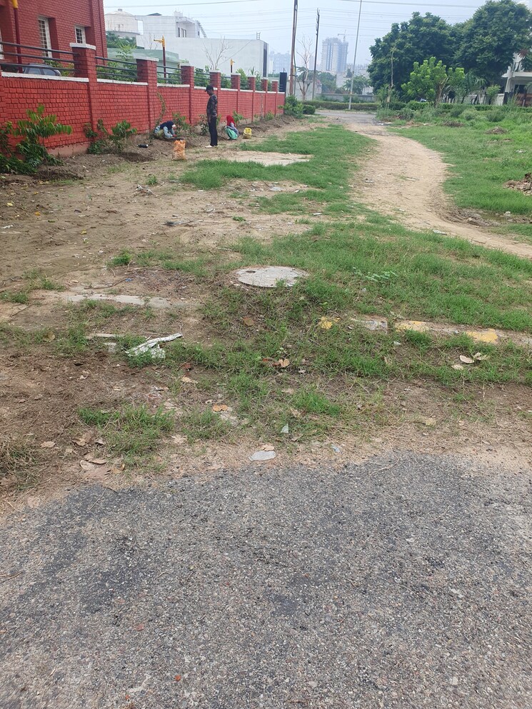 undefined, aditya-world-city  149 Sq.Yd. Plot In Shahpur Bamheta Ghaziabad 8939798