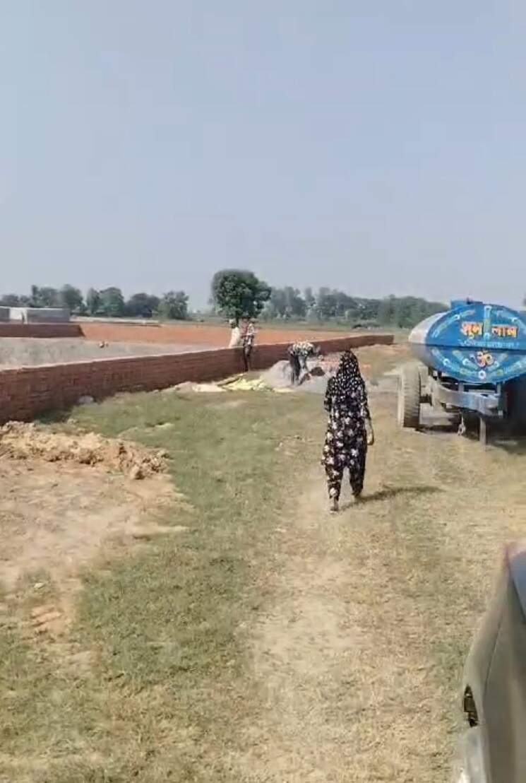  Parking, sector 22c yamuna expressway  357 Sq.Yd. Plot In Sector 22c Yamuna Expressway Greater Noida 8939769