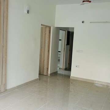 Room in 3 BHK Builder Floor at Sector 26 – for Rent