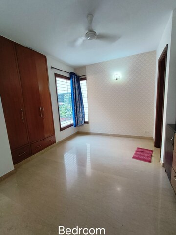 Room in 3 BHK Builder Floor at Green Park Extension – for Rent