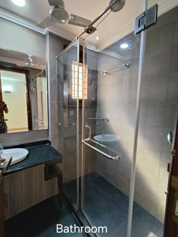 Gym in 3 BHK Builder Floor at Green Park Extension – for Rent