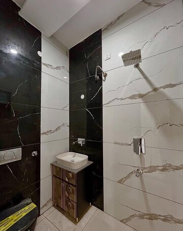 Bathroom in 3 BHK Builder Floor at Sector 35 – for Sale