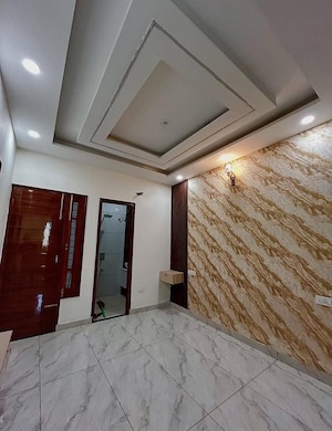 Room in 3 BHK Builder Floor at Sector 35 – for Sale