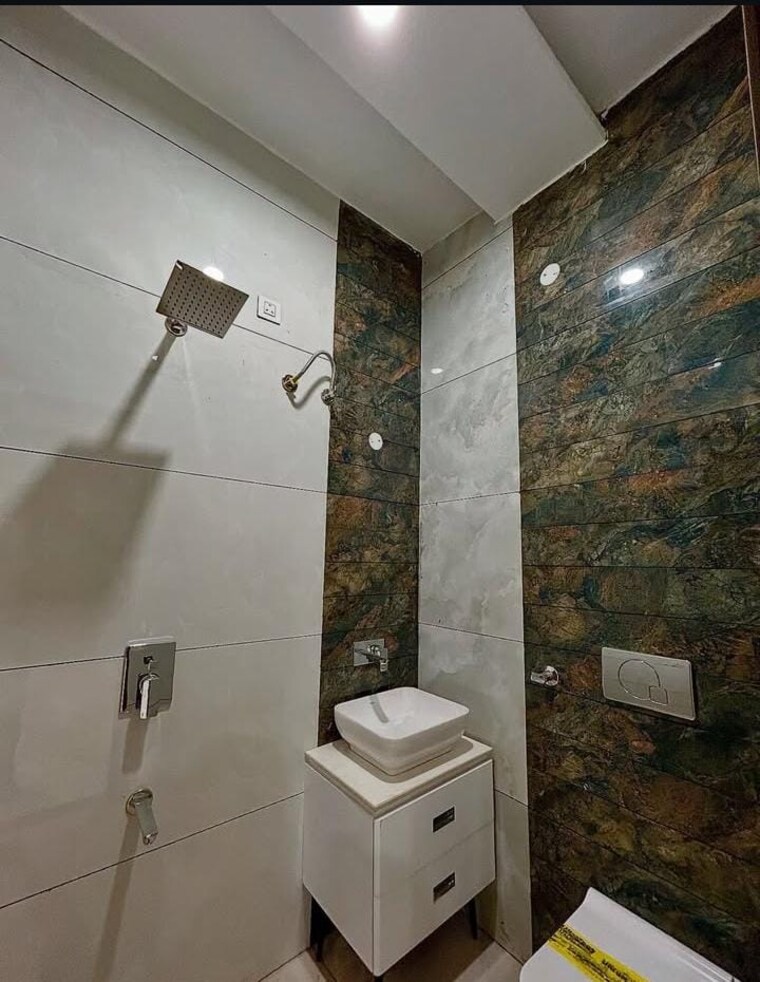 Bathroom, sector 35 3 Bedroom 2700 Sq.Ft. Builder Floor In Sector 35 Faridabad 8939820