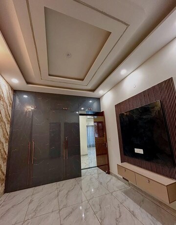 Kitchen in 3 BHK Builder Floor at Sector 35 – for Sale