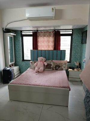 Bedroom in 4 BHK Apartment at Oberoi Realty Park View, Kandivali East – for Sale